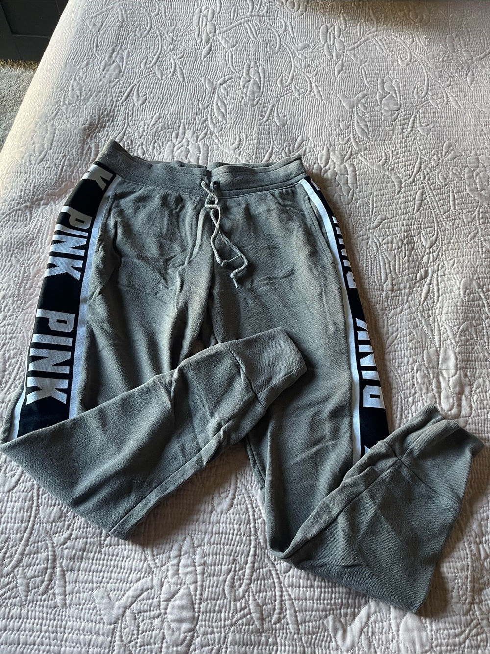 PINK Victoria's Secret Olive Green Logo-Trim Jogger Pants